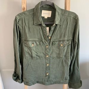 Aeropostale women’s medium cropped olive green/army green shirt new with tags